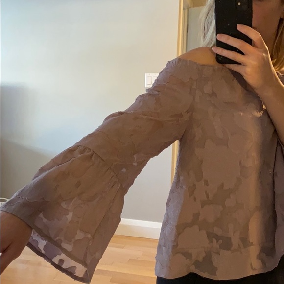 Purple off the shoulder blouse - Picture 3 of 4